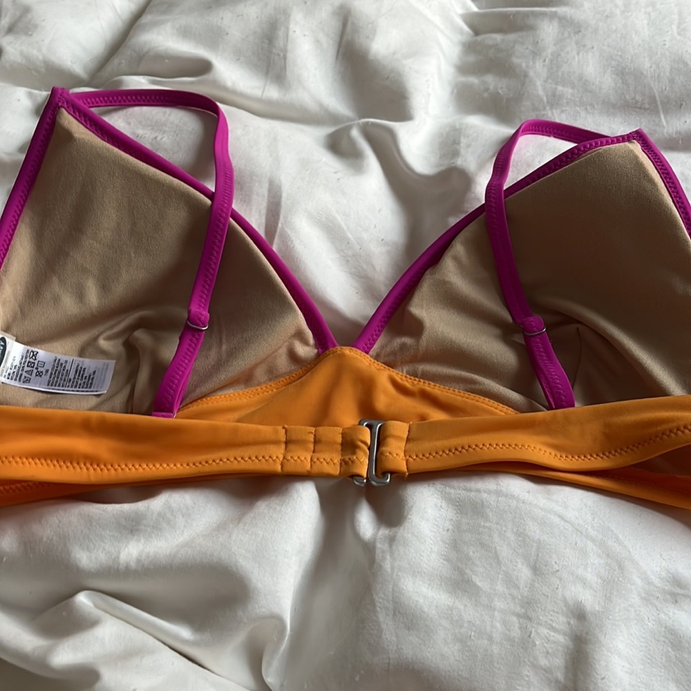 Bikini - Picture 4 of 4